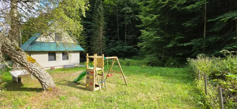 Izba Apartmanica Mountain Cottage Rybie 480, Staré Hory v CTS - CONSULTING TRADE SERVICE s.r.o. – Horská chata na samote pri lese s potokom, Rybie